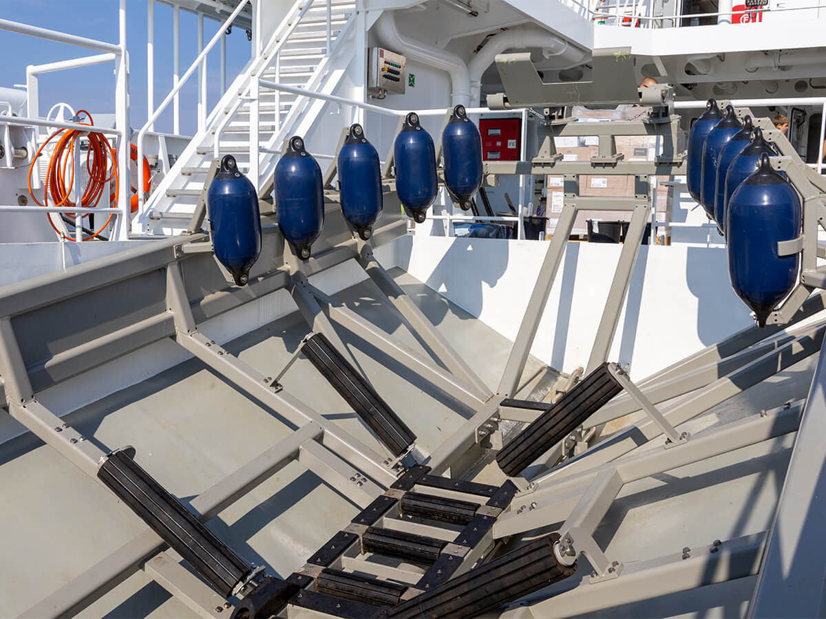 Boat cradle mounted on the fishery inspection vessel Nordsøen