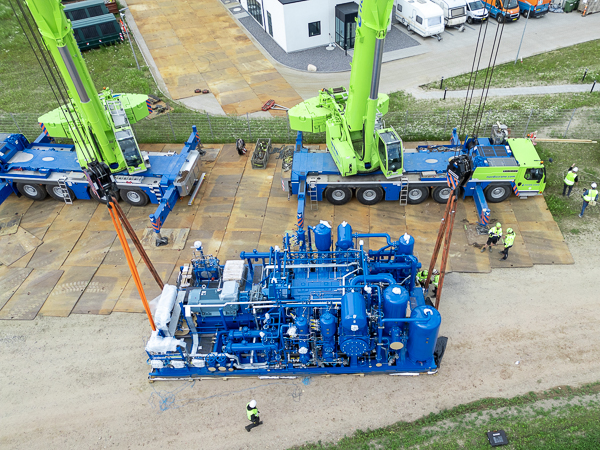 Compressor ready to be lifted onto the construction site