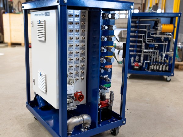 Mobile control unit for Turner Gear systems with connectors and control panel.