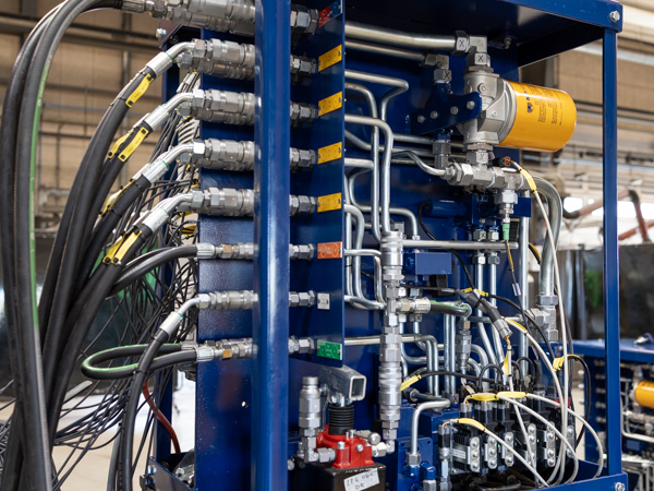 Hydraulisk kontrolstation under test til Turner Gear system anvendt i vindindustrien