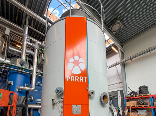 The new 15 MW PARAT electrode boiler standing upright in the boiler hall at Løgumkloster Fjernvarme.